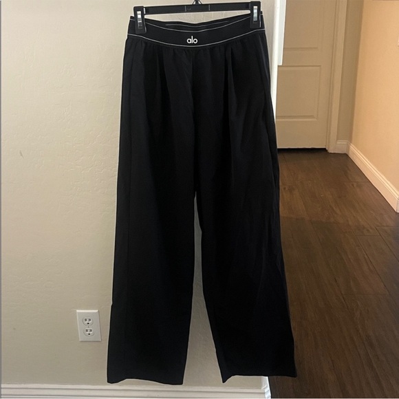ALO Yoga Pants - ALO Yoga Black Wide-Leg Women's Jogger Sweatpants